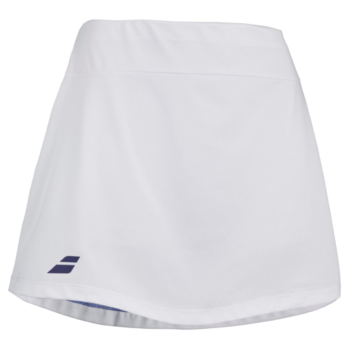 Witte Babolat Play Skirt schuin van voren met blauw Babolat-logo op de zoom