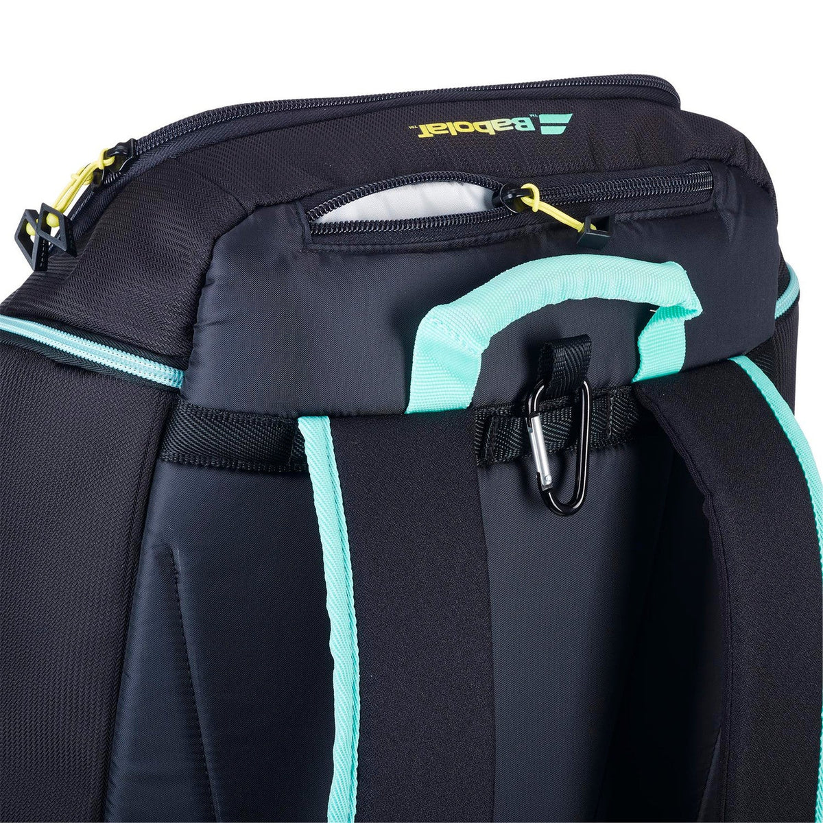 Detail van de gewatteerde rugzijde van de zwart-mintgroene Babolat RH Perf racketbag.
