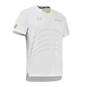 Schuin zijaanzicht van het witte Babolat Replica T-shirt met logo