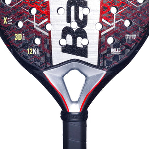 Detail van het hart van het Babolat Technical Viper 25 met zilveren brug en rode rand