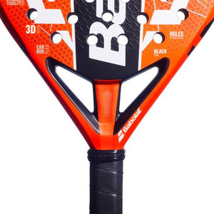 Detail van het hart van het Babolat Veron Juan Lebron 3.0 met zwarte brug en oranje frame