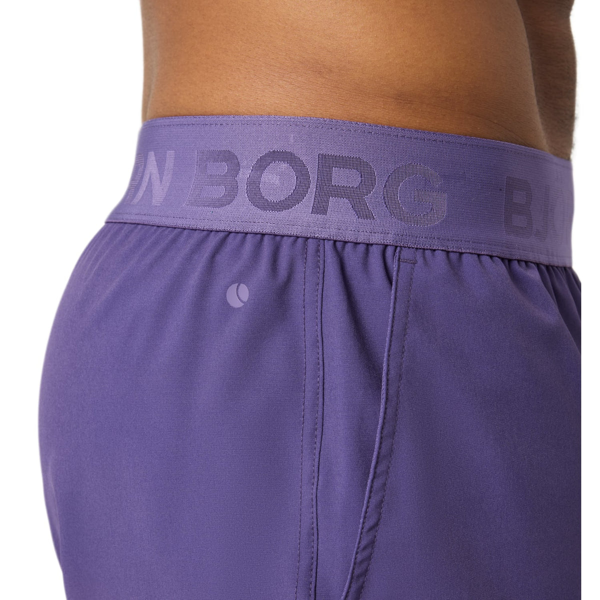 Detail van de tailleband met Bjorn Borg-logo op de paarse short