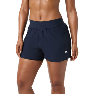 Bjorn Borg Ace 2-in-1 short voor dames in marineblauw, gedragen vooraanzicht