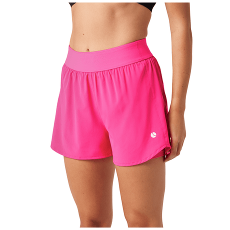 Bjorn Borg Ace 2-in-1 short voor dames in felroze, gedragen vooraanzicht