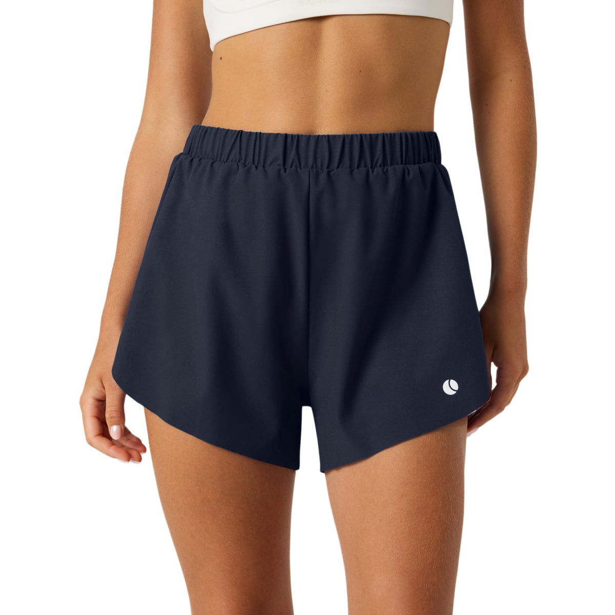 Bjorn Borg Ace 2-in-1 short voor dames in donkerblauw, vooraanzicht op model