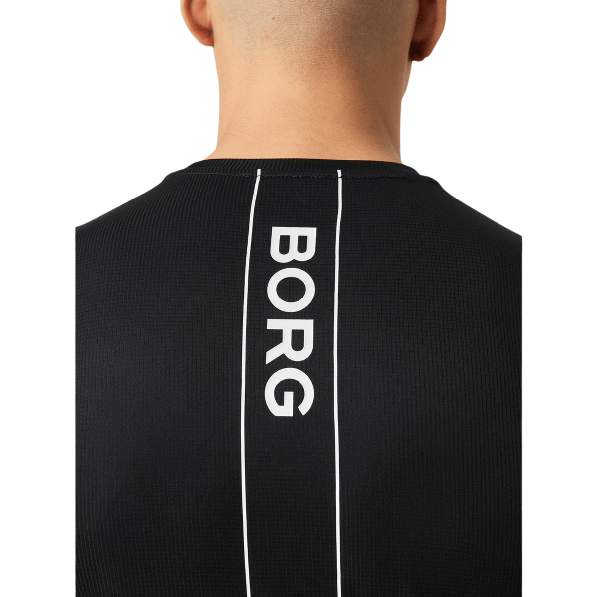 Detail van de verticale BORG-print op de rug van het zwarte Ace Light T-shirt