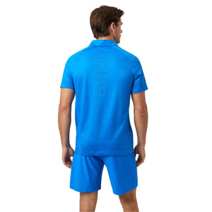 Achterzijde van de blauwe Bjorn Borg Ace Mesh Panel polo met bijpassende short