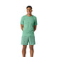 Model draagt het Bjorn Borg Ace Mesh Panel T-shirt voor heren in groen met short