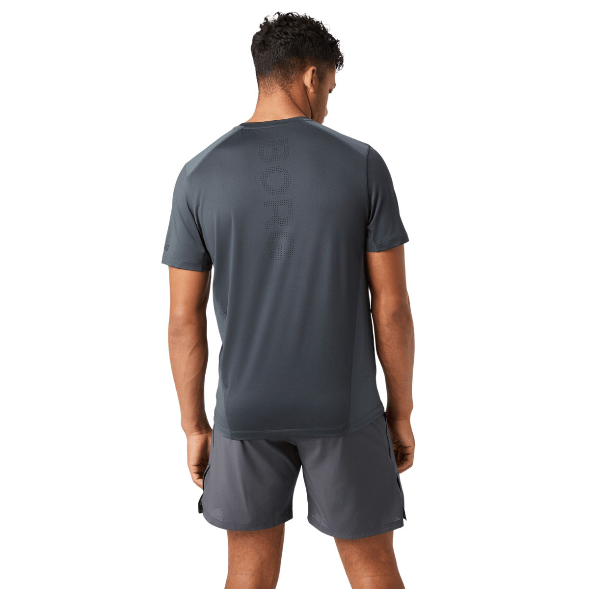 Achterzijde van het donkergrijze Bjorn Borg Ace Mesh Panel T-shirt, gedragen