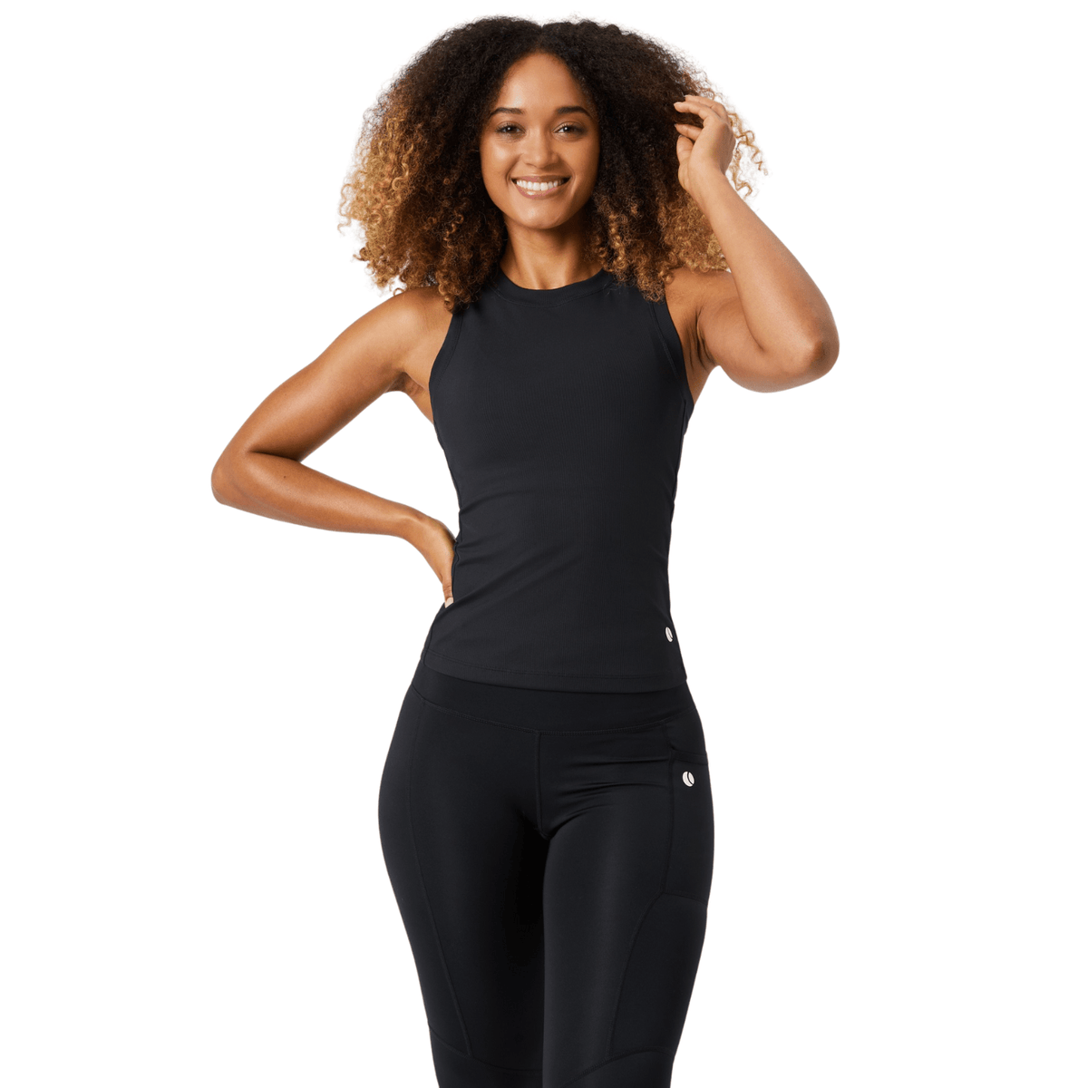 Model draagt de zwarte Bjorn Borg Ace geribbelde tanktop met legging