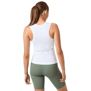Achterzijde van de witte Bjorn Borg Ace geribbelde tanktop, gedragen