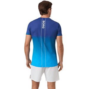 Achterzijde van het Ace T-shirt met blauw kleurverloop en BORG-print op de rug