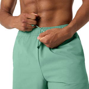 Detail van het koord in de taille van de mintgroene Ace Racquet short