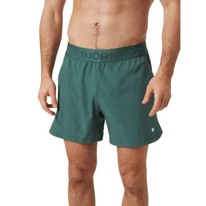 Bjorn Borg Ace short voor heren in groen, gedragen vooraanzicht