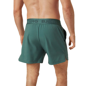 Achterzijde van de groene Bjorn Borg Ace short met logoband in de taille