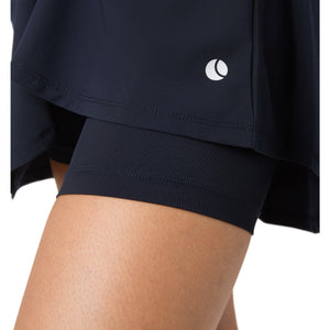 Detail van de binnenbroek onder de donkerblauwe Bjorn Borg Ace tennisrok