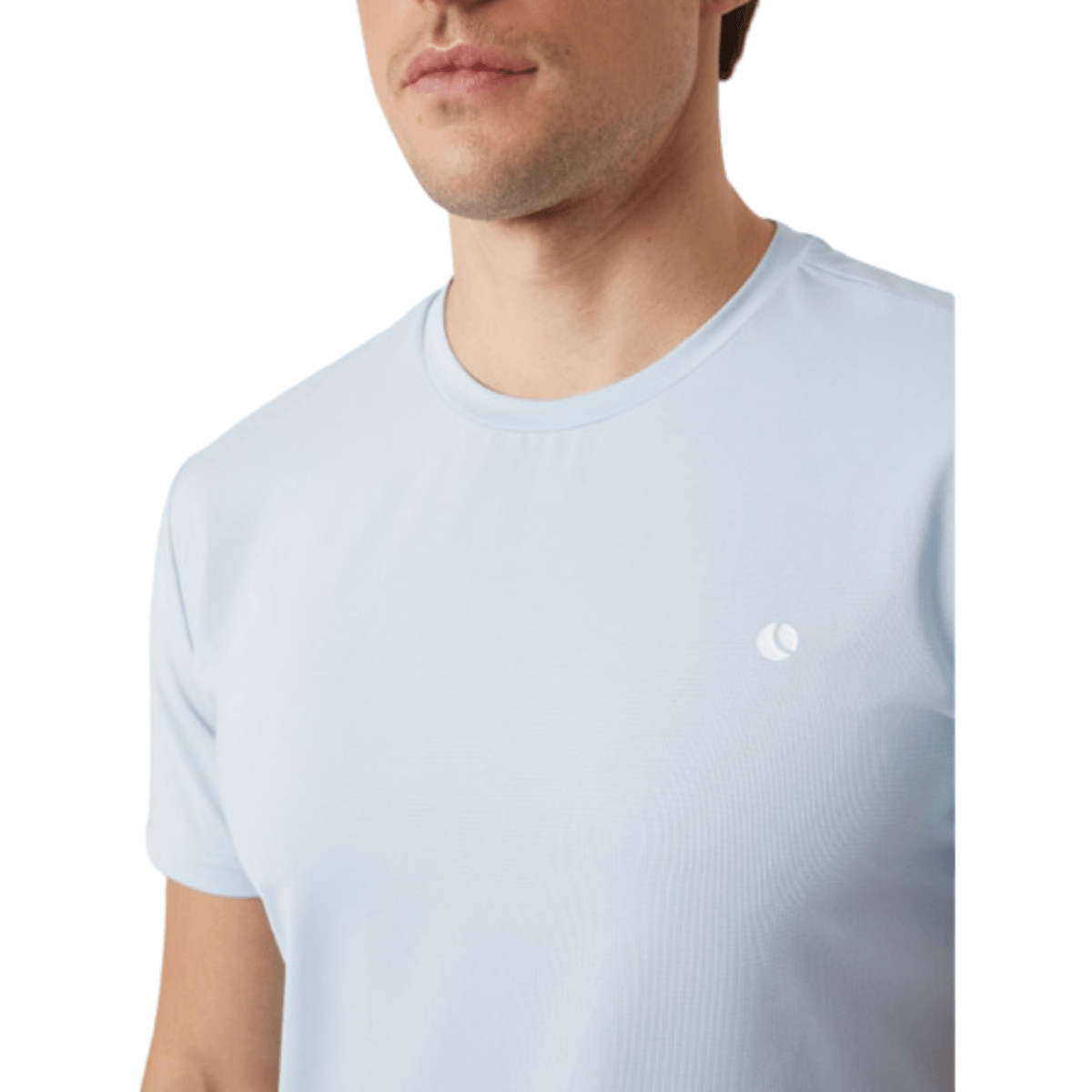 Close-up van het lichtblauwe Bjorn Borg Ace T-shirt met ronde hals en wit logo