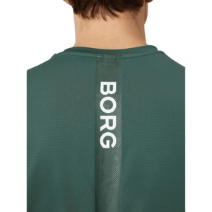 Detail van de rug van het donkergroene Bjorn Borg Ace T-shirt met witte BORG-letters