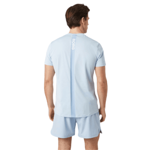 Achterzijde van het lichtblauwe Bjorn Borg Ace T-shirt met klein logo hoog op de rug