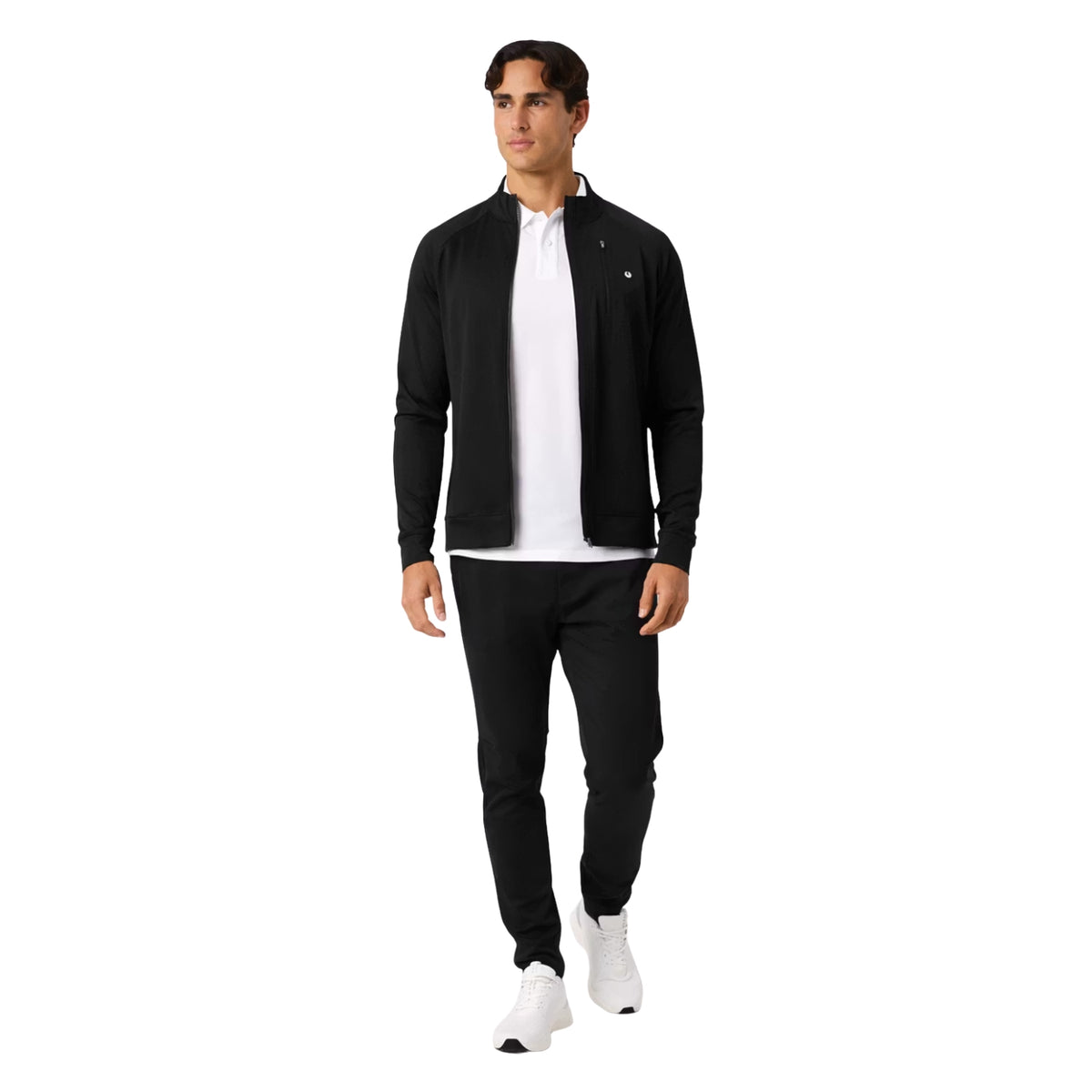 Model ten voeten uit in het zwarte Bjorn Borg Ace jack met wit shirt