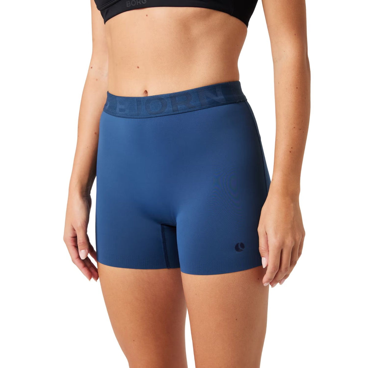 Bjorn Borg Ace strakke short voor dames in petrolblauw, gedragen vooraanzicht