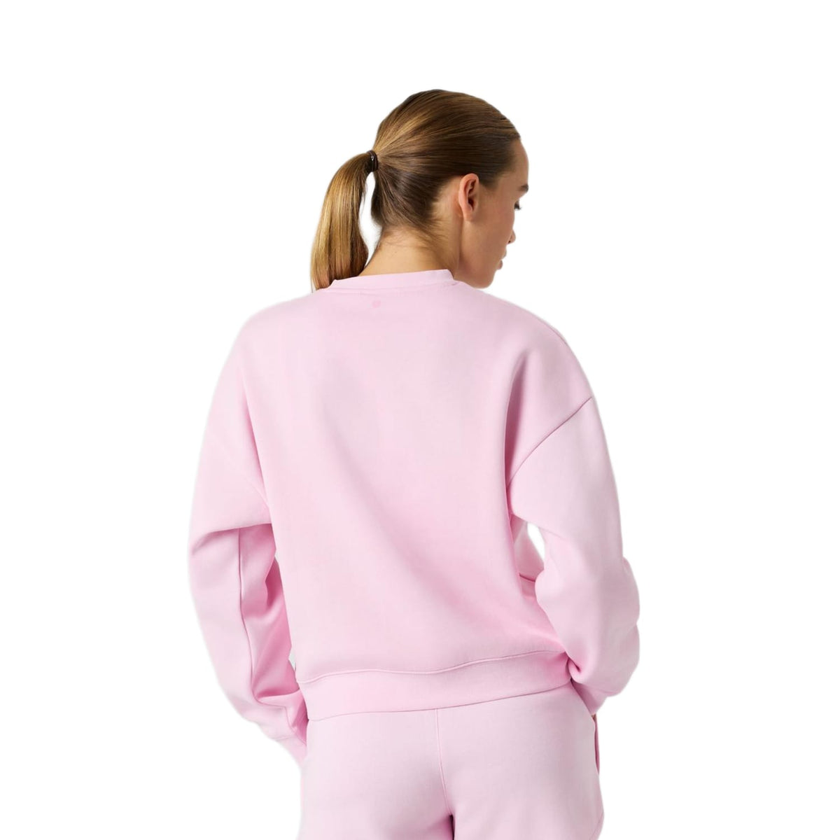 Achterzijde van de roze Bjorn Borg Boyfriend sweater voor dames, gedragen door model