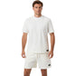 Model draagt het gebroken witte Centre oversized T-shirt met bijpassende short