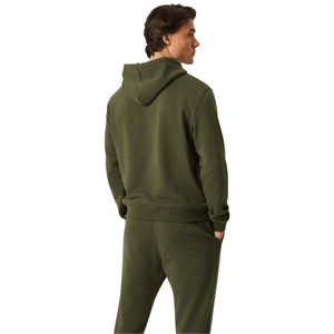 Achterzijde van de olijfgroene Bjorn Borg hoodie met capuchon op model