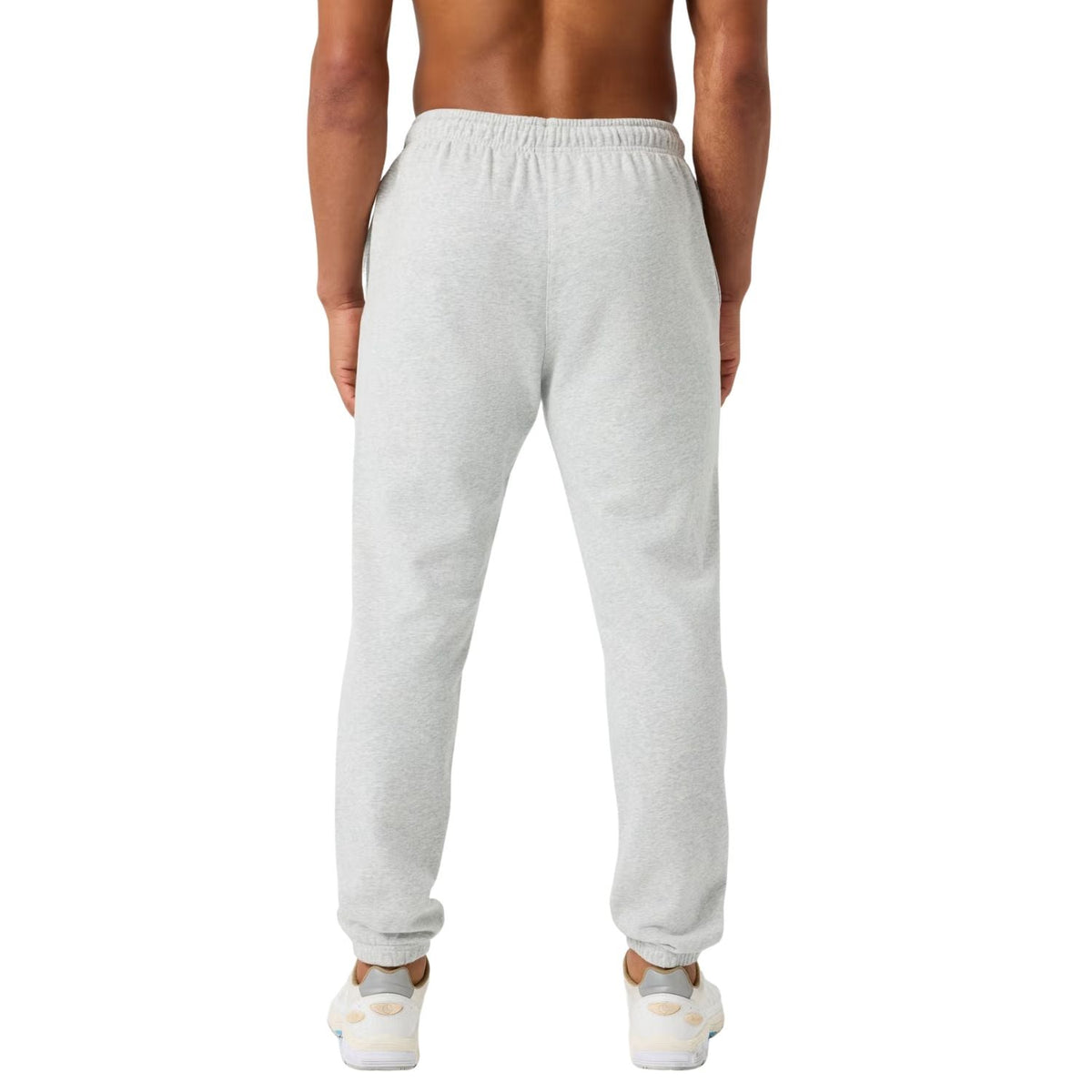 Achterzijde van de lichtgrijze Bjorn Borg joggingbroek op model