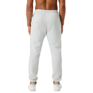 Achterzijde van de lichtgrijze Bjorn Borg joggingbroek op model