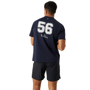 Achterzijde met grote witte 56 opdruk op het donkerblauwe Bjorn Borg Classic Print T-shirt