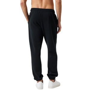 Achterzijde van de zwarte Bjorn Borg joggingbroek op model
