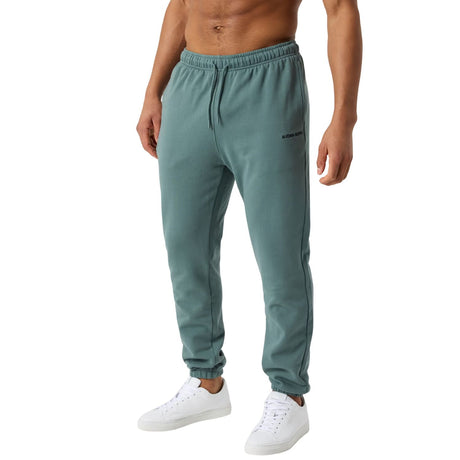 Model draagt de zeegroene Bjorn Borg joggingbroek, vooraanzicht