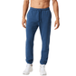 Model draagt de blauwe Bjorn Borg joggingbroek met koord, vooraanzicht