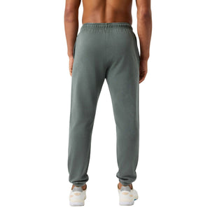 Achteraanzicht van de grijsgroene Bjorn Borg Classic joggingbroek