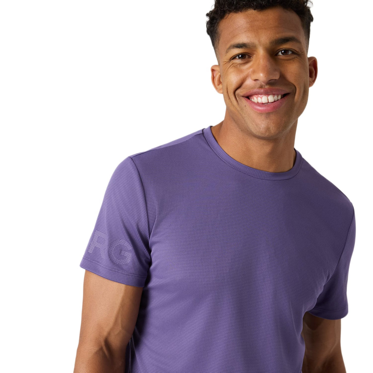 Detail van de mouw met logo op het paarse Bjorn Borg Light T-shirt