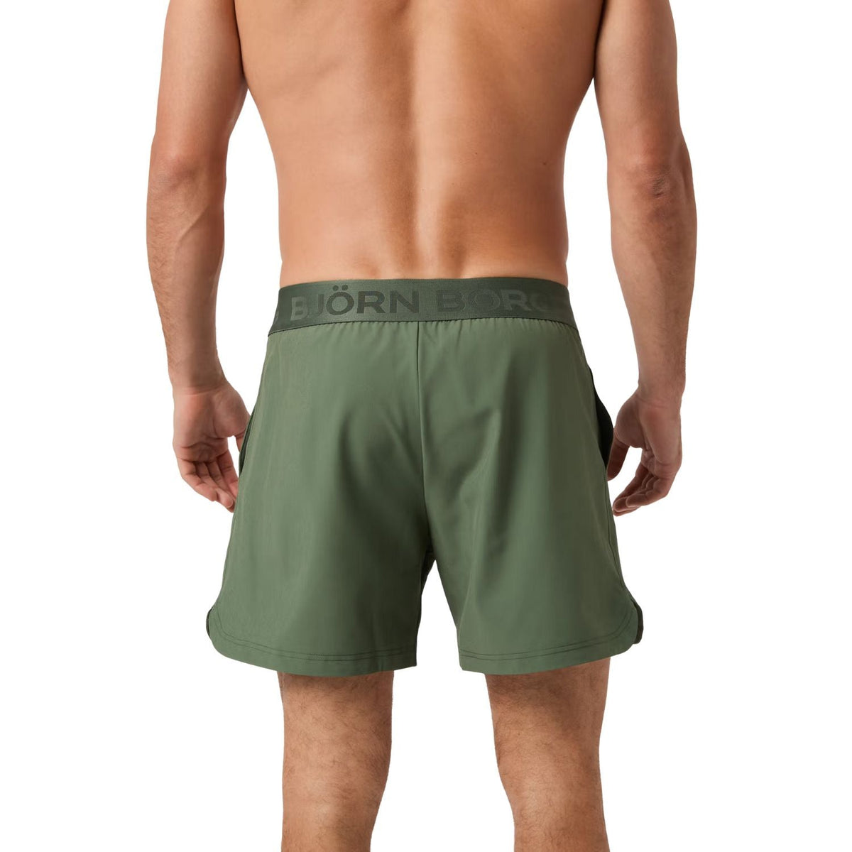 Achterzijde van de legergroene Bjorn Borg Short Shorts, gedragen