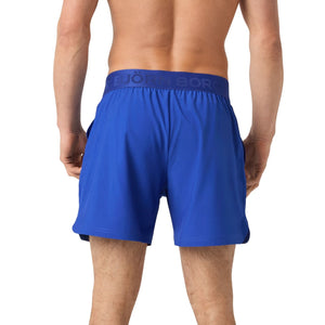Achterzijde van de kobaltblauwe Bjorn Borg Short Shorts, gedragen