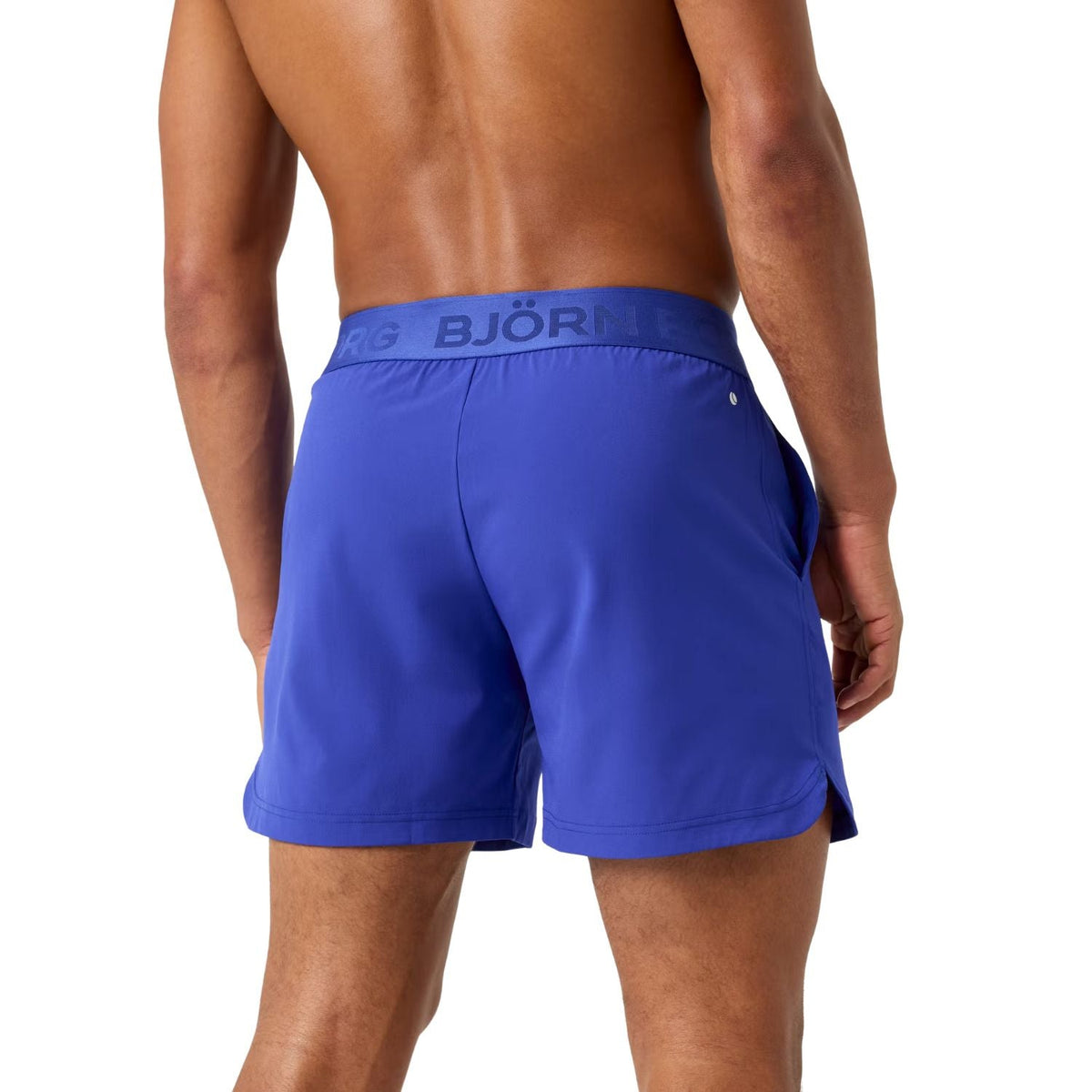 Achterzijde van de blauwpaarse Bjorn Borg Short Shorts, gedragen