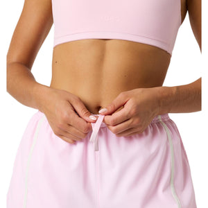 Detail van het koord in de tailleband van de lichtroze Bjorn Borg Sports Shorts