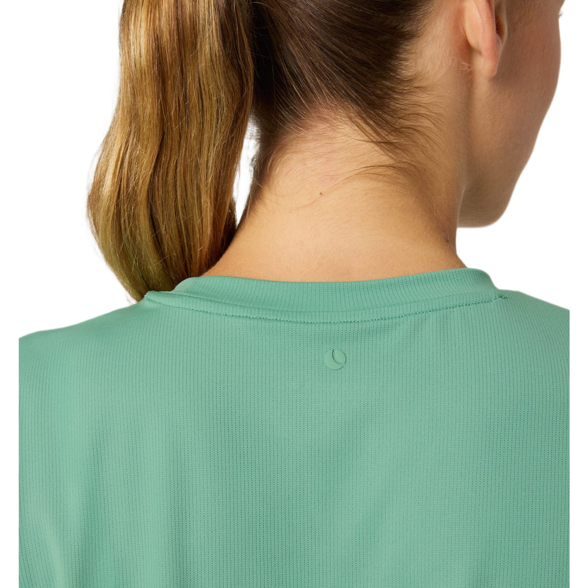 Detail van de achterkraag van het groene Bjorn Borg Sports T-shirt