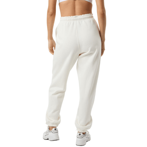 Achterzijde van de gebroken witte Bjorn Borg Studio Oversized sweatpants voor dames