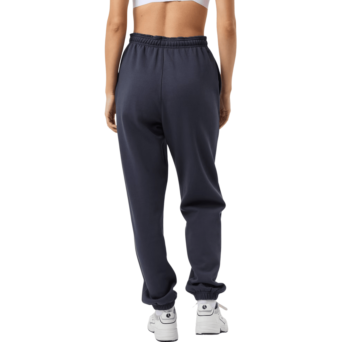 Achterkant van de donkerblauwgrijze Bjorn Borg Studio Oversized sweatpants op model