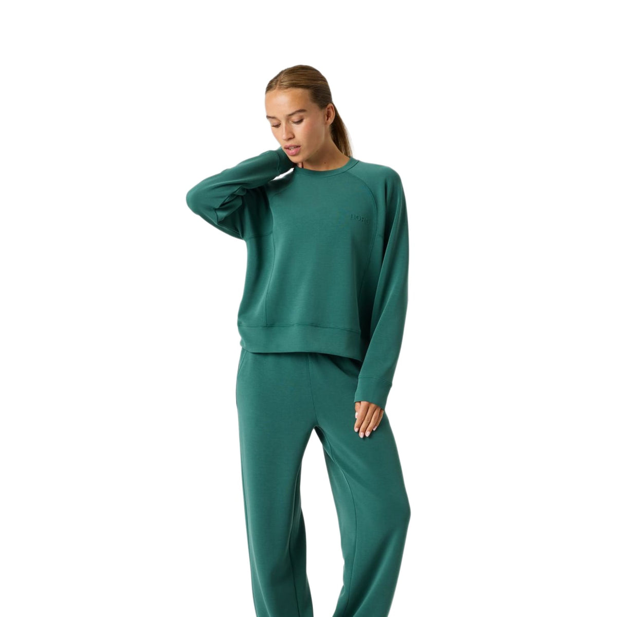 Groene Bjorn Borg Studio Soft sweater met bijpassende broek op model