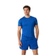 Model draagt het Bjorn Borg T-shirt voor heren in kobaltblauw met short