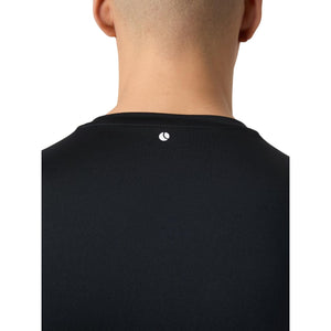 Achterzijde van het zwarte Bjorn Borg T-shirt met logo in de nek