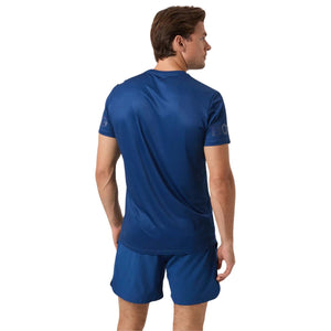 Achterzijde van het donkerblauwe Bjorn Borg T-shirt, gedragen door een model