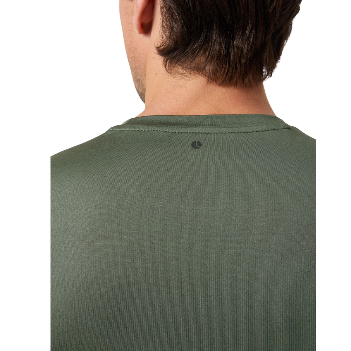 Detail van de nek en rug van het olijfgroene Bjorn Borg T-shirt