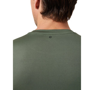 Detail van de nek en rug van het olijfgroene Bjorn Borg T-shirt