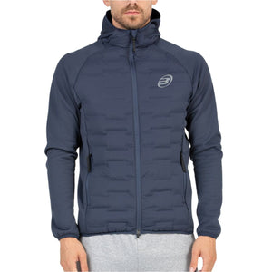 Vooraanzicht van de donkerblauwe Bullpadel Anorak Banir met rits en logo op de borst
